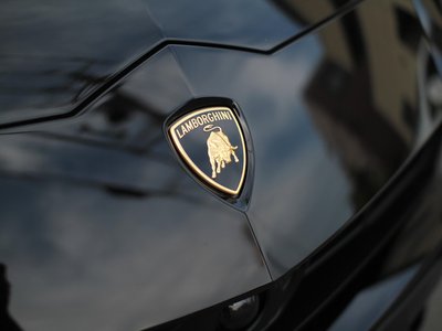 2020 Lamborghini URUS photo 5