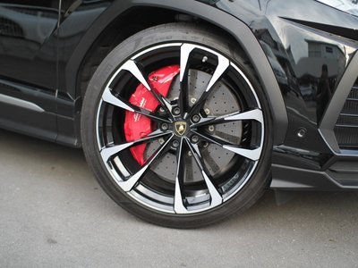 2020 Lamborghini URUS photo 3