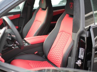 2020 Lamborghini URUS photo 10