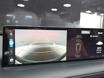 2021 Genesis GV70 — миниатюра 22