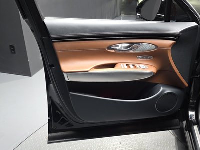 2021 Genesis GV70 — миниатюра 14