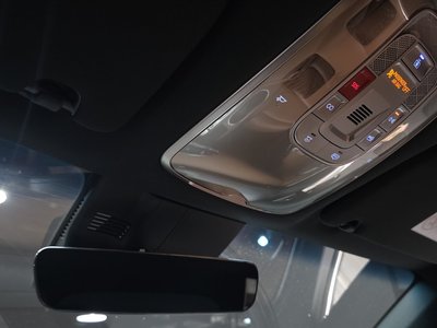 2021 Genesis GV70 — миниатюра 26