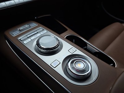 2021 Genesis GV70 — миниатюра 12