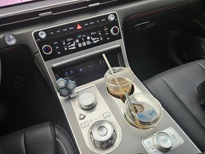 GENESIS GV80 - 8