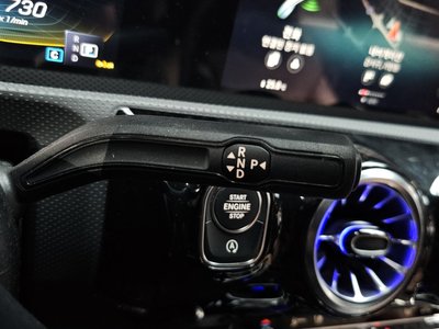 MERCEDES-BENZ CLA - 9