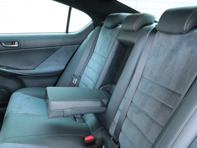 LEXUS IS - 9