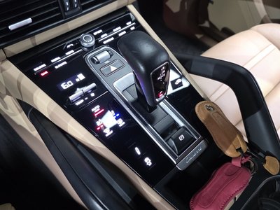 2020 Porsche CAYENNE photo 9