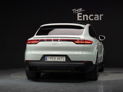 2020 Porsche CAYENNE photo 4