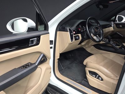 2020 Porsche CAYENNE thumbnail 11