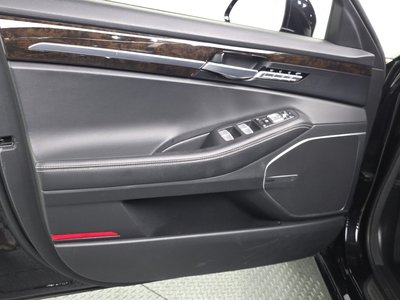 2020 Genesis G90 thumbnail 14