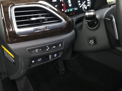 2020 Genesis G90 thumbnail 28