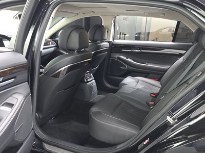 2020 Genesis G90 thumbnail 16