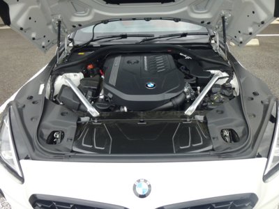 2025 BMW Z4 thumbnail 30