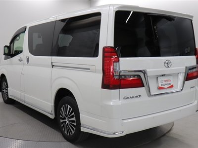 TOYOTA GRAND ACE - 3