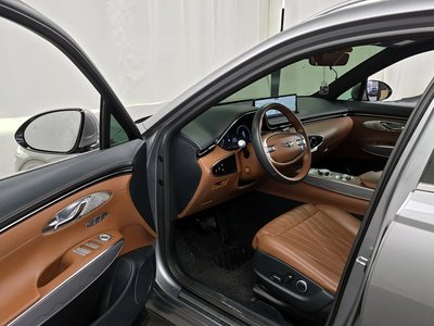 صورة 10 لـ 2022 Genesis GV70