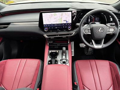 صورة 3 لـ 2025 Lexus RX