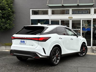 صورة 2 لـ 2025 Lexus RX