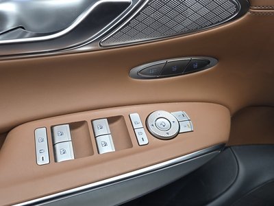 صورة مصغرة 30 لـ 2021 Genesis GV70