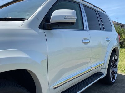 TOYOTA LAND CRUISER 200 - 9