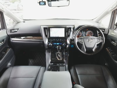 TOYOTA ALPHARD - 2