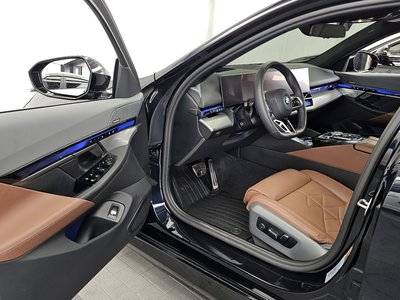 2025 BMW 5 SERIES — миниатюра 13