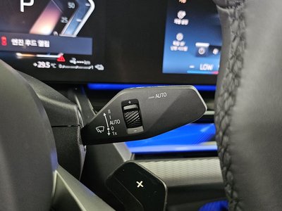 2025 BMW 5 SERIES — миниатюра 29