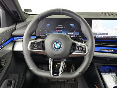2025 BMW 5 SERIES — миниатюра 19