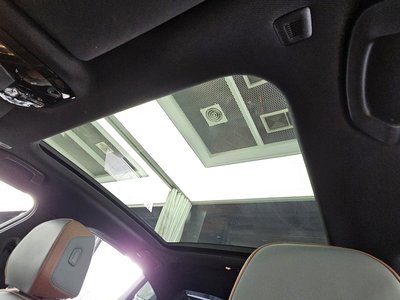 2025 BMW 5 SERIES — миниатюра 24
