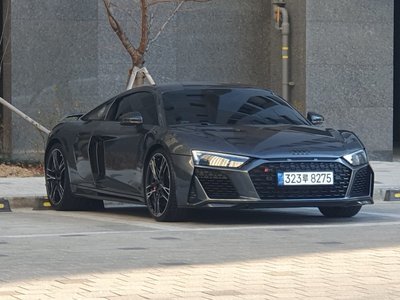 AUDI R8 - 1