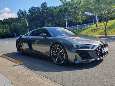 AUDI R8 - 9