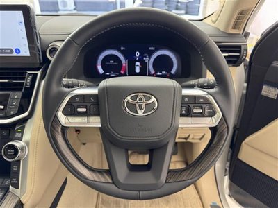 TOYOTA LAND CRUISER 300 - 10