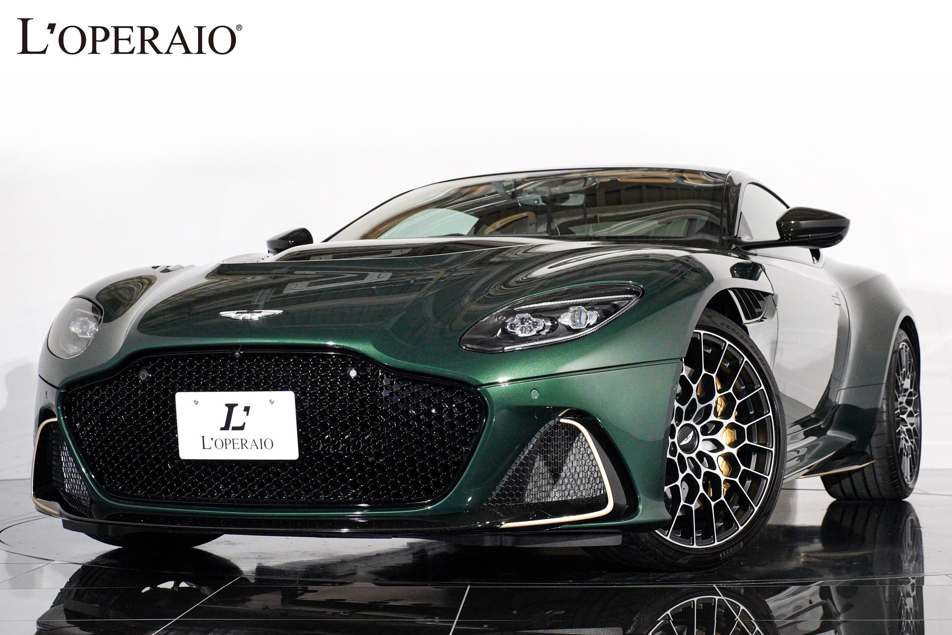 ASTON MARTIN DBS SUPERLEGGERA - View 1