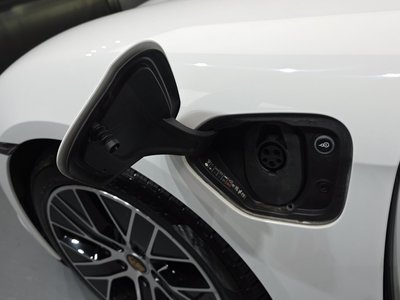 2022 Porsche TAYCAN thumbnail 31