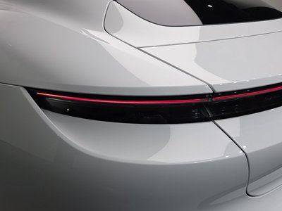 2022 Porsche TAYCAN photo 10