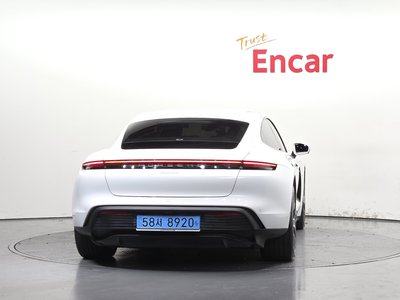 2022 Porsche TAYCAN photo 4