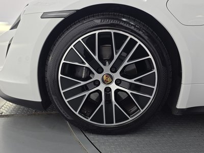 2022 Porsche TAYCAN photo 6
