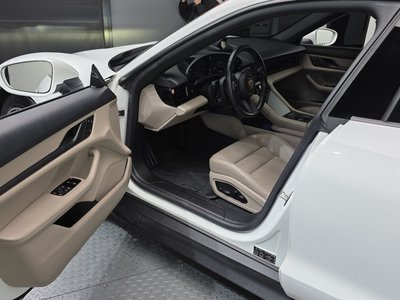 2022 Porsche TAYCAN thumbnail 13