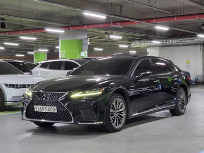 2021 Lexus LS — фото 1
