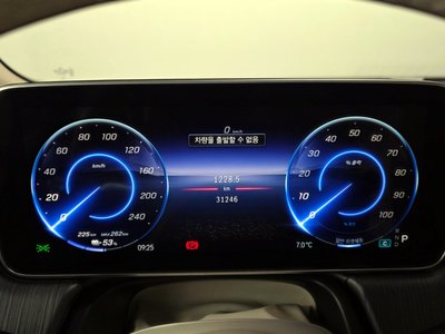 MERCEDES-BENZ EQS SUV - 8