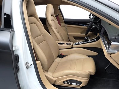 PORSCHE PANAMERA - 10