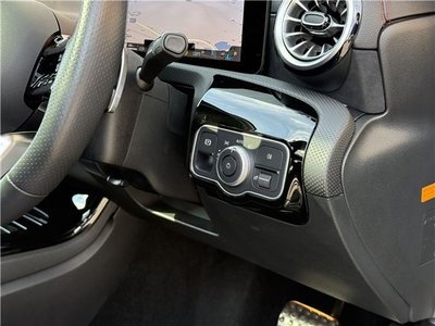 MERCEDES-BENZ CLA - 8