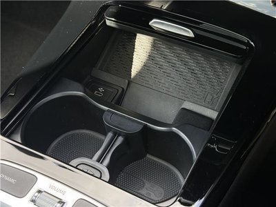 MERCEDES-BENZ CLA - 10