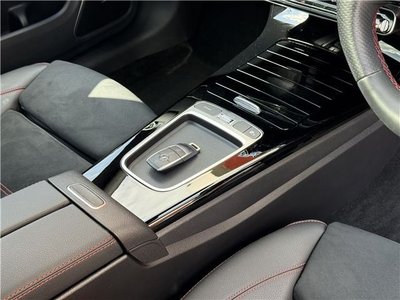 MERCEDES-BENZ CLA - 9