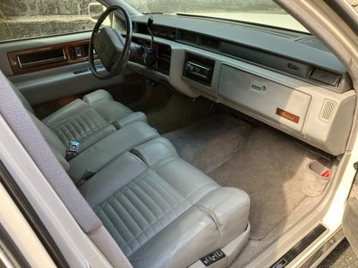 CADILLAC FLEETWOOD - 10