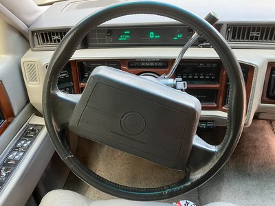 CADILLAC FLEETWOOD - 9