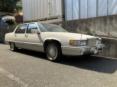 CADILLAC FLEETWOOD - 3