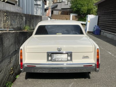 CADILLAC FLEETWOOD - 6