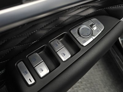 2022 Genesis THE NEW G70 — миниатюра 26