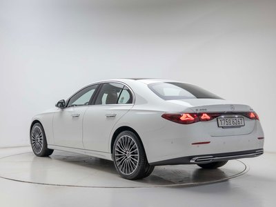 MERCEDES-BENZ E-CLASS - 4