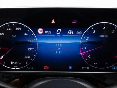 MERCEDES-BENZ E-CLASS - 8